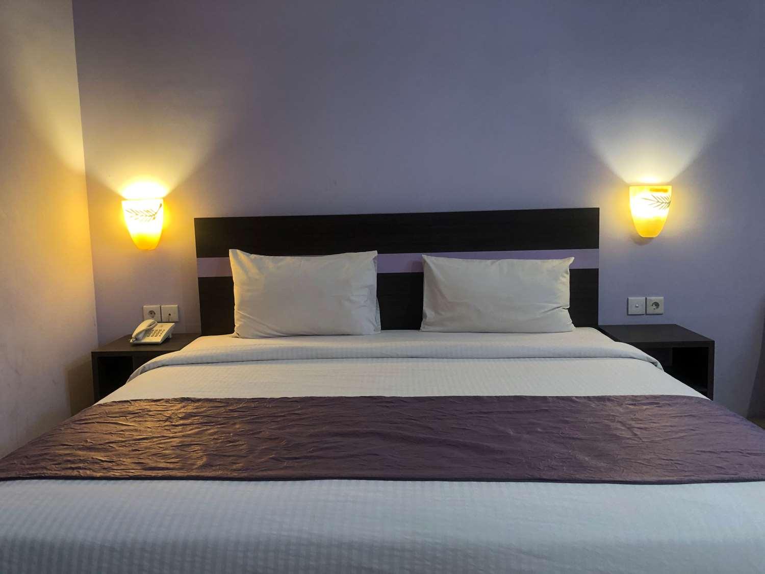 Kyriad Sadurengas Hotel Tanah Grogot Zewnętrze zdjęcie