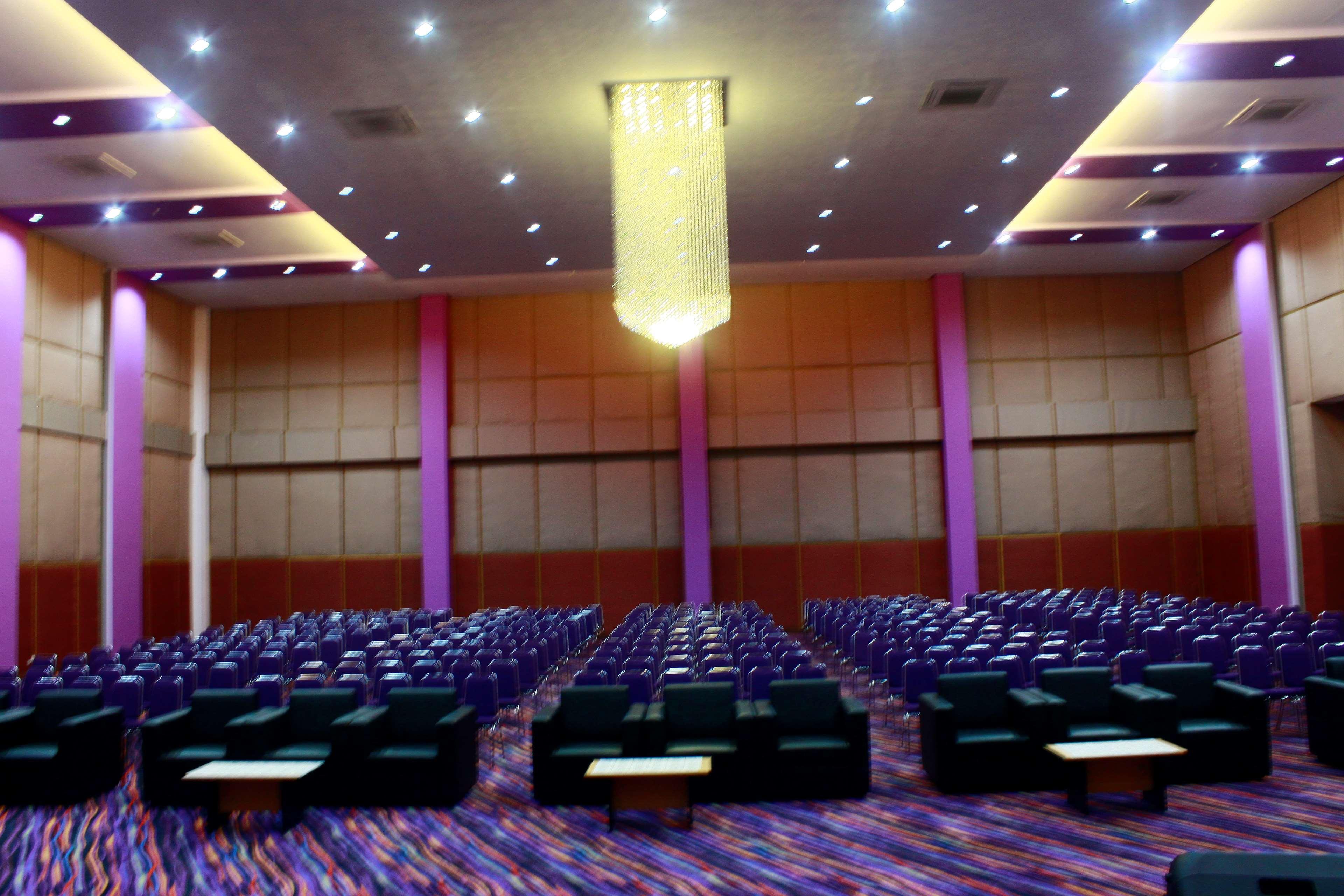 Kyriad Sadurengas Hotel Tanah Grogot Zewnętrze zdjęcie