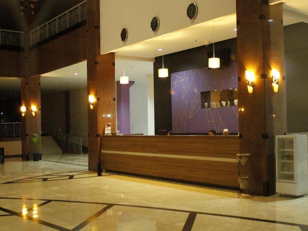 Kyriad Sadurengas Hotel Tanah Grogot Zewnętrze zdjęcie